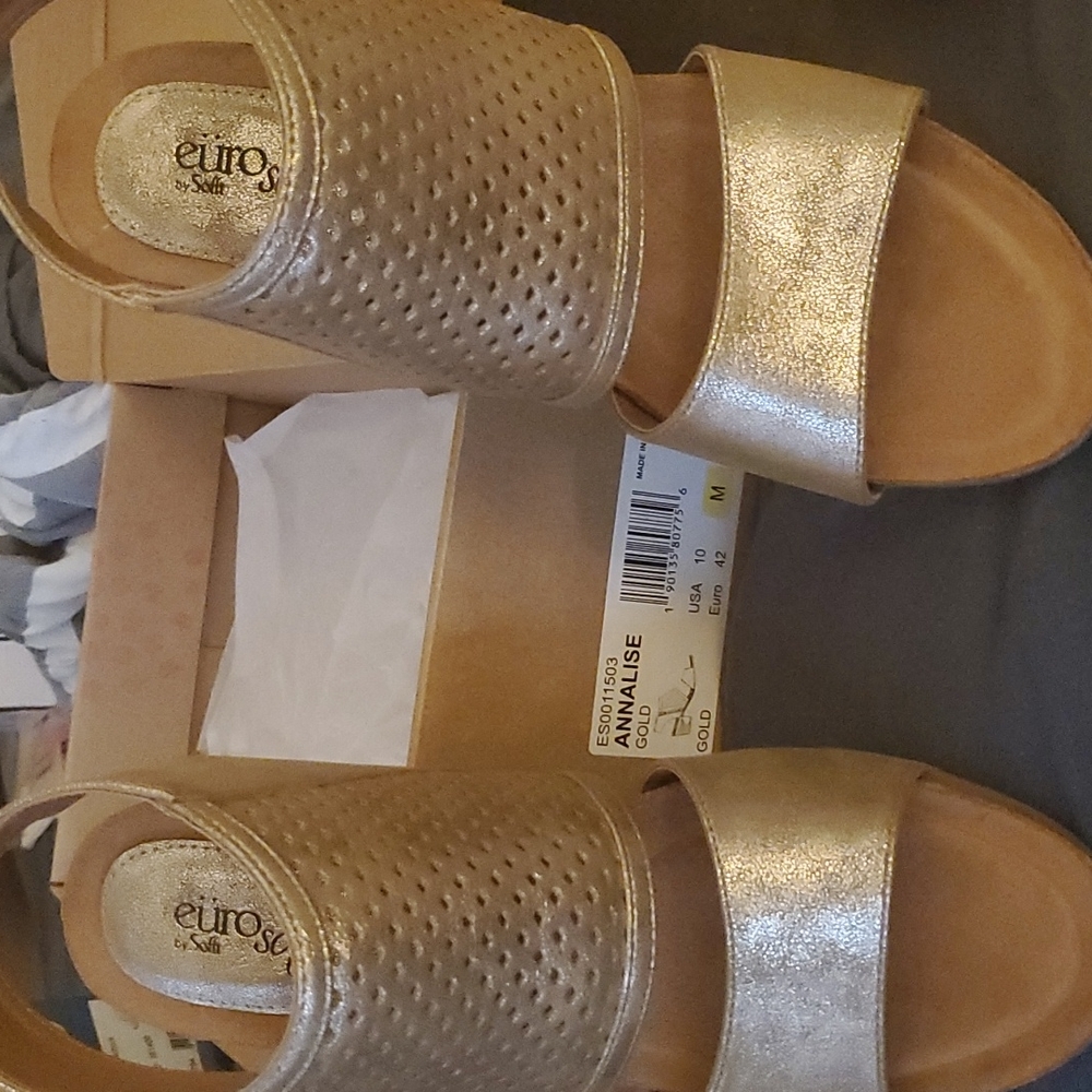 Eurosoft by Sofft - Annalise Gold Sandal in Size 10 (USA) / 42 (Euro)